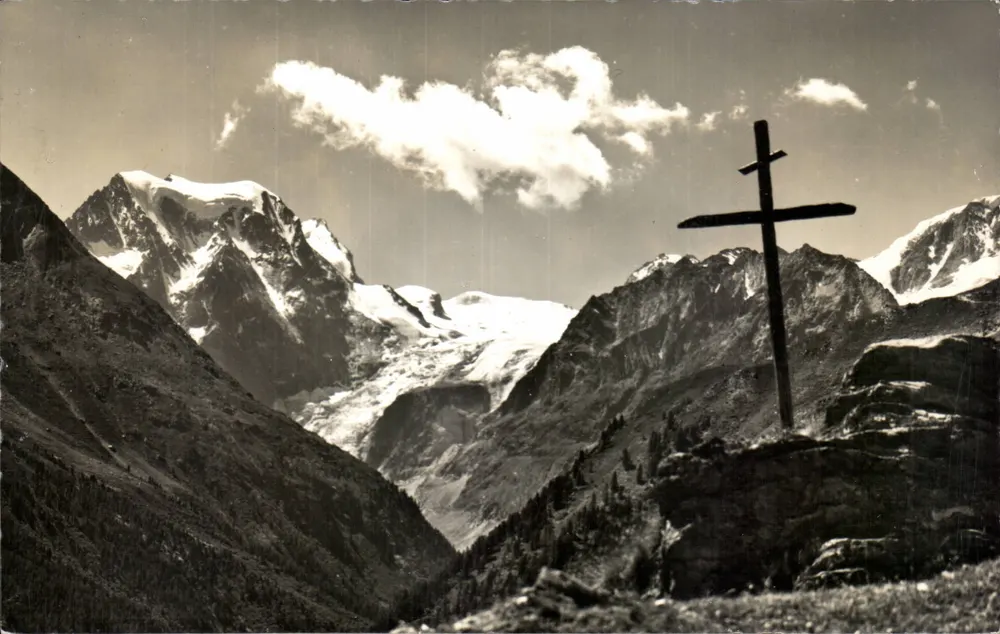 Vale de Arolla — A Cruz de Lucel e o Mt. Collon — Helvetia - Frente