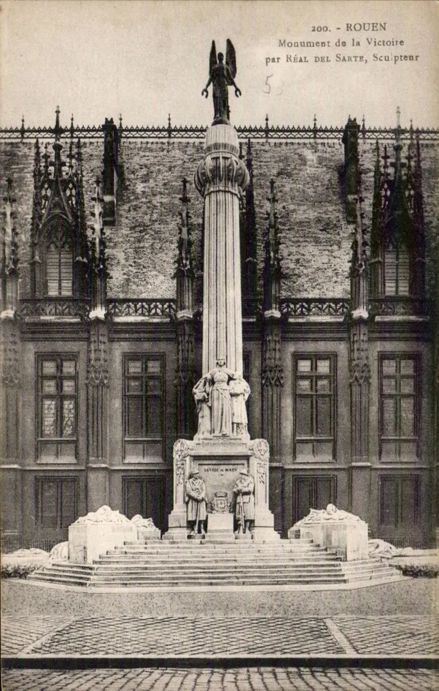 Rouen — Denkmal der Sieges von Réal Del Sarte, Bildhauer - Vorderseite