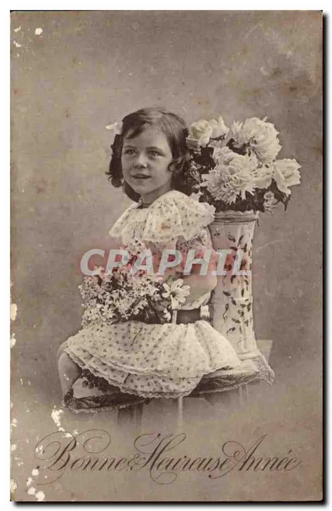Mädchen mit Blumenstrauß — Ansichtskarte — unbekannter Verlag - Vorderseite