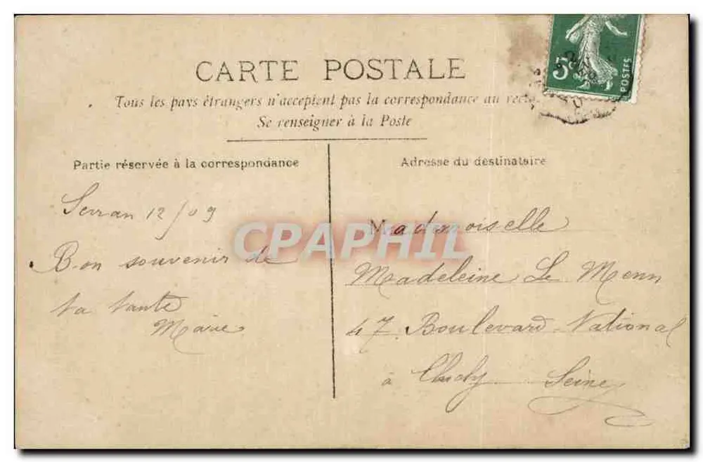 Fénelon - Paris — Kleines Mädchen in weißem Kleid vor einem Glasregal — CIRCE - Rückseite