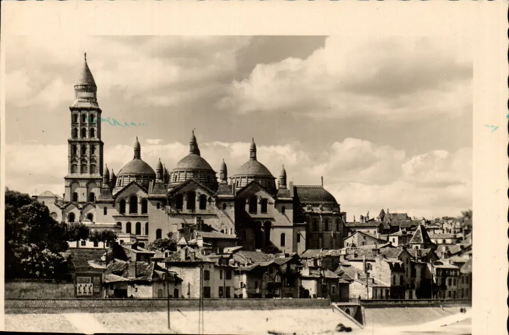 Catedral de São João de Lyon — vista panorâmica — Éditions RENÉ & RUE MOUSSY, Périgueux - Frente