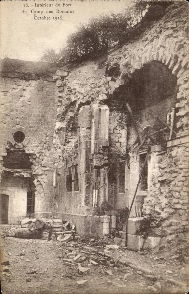 Innenraum der Festung Camp des Romains — Oktober 1918 — Verleger: Impr. On Bergeret, Straßburg - Vorderseite
