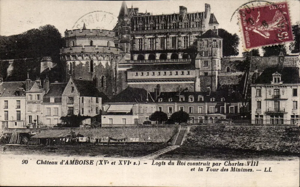 Castelo de Amboise (séculos XV e XVI) — Logis do Rei construído por Carlos VIII e a Torre dos Mínimos — LL - Frente