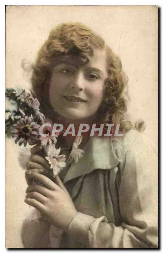 Lächelnde junge Frau — mit einem Blumenstrauß — Tuck's Post Card n°4271 - Vorderseite