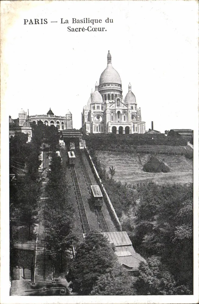 PARIS — Die Basilika des Heiligen Herzens. - Vorderseite