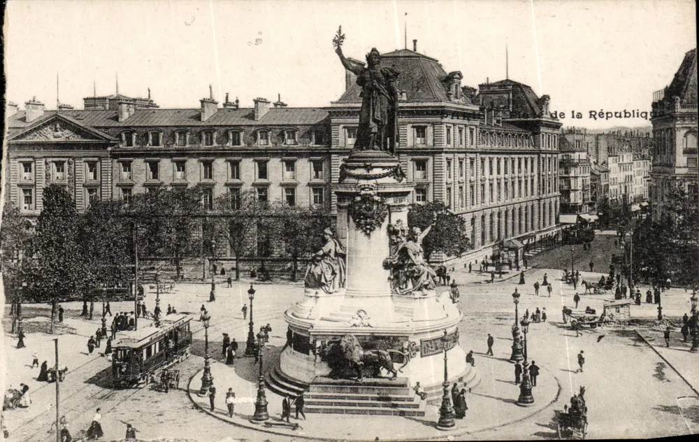 Place de la République — Monument de la République — Editor: Édouard Verlallès - Frente