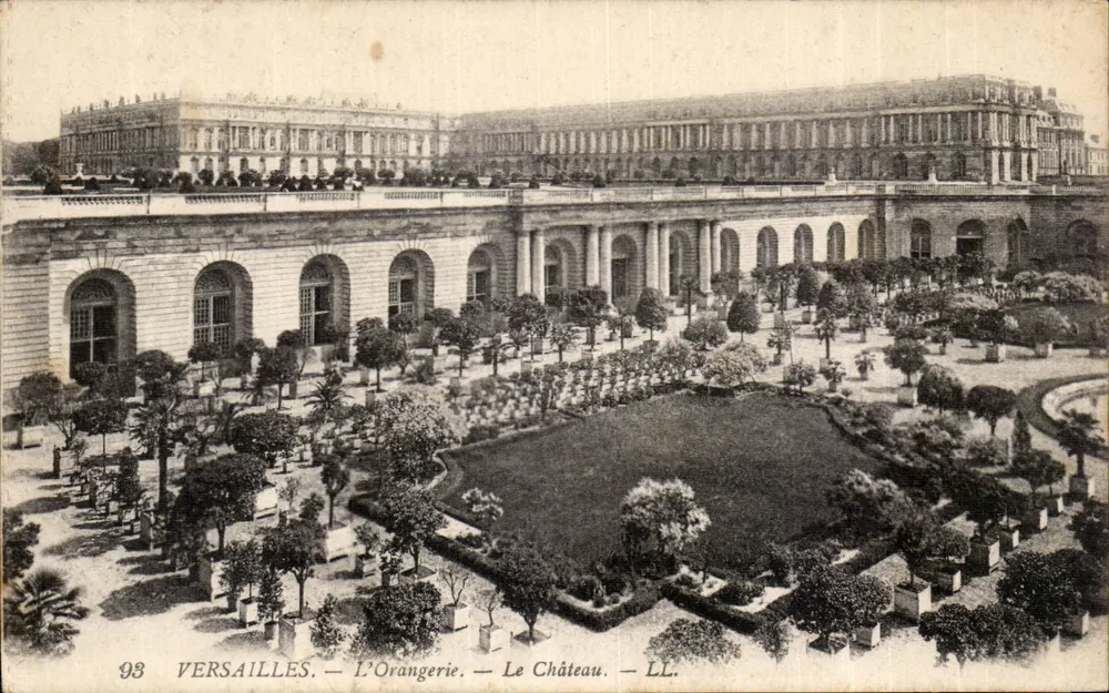 Versailles — A Orangerie — O Castelo — LL. — N° 93 - Frente