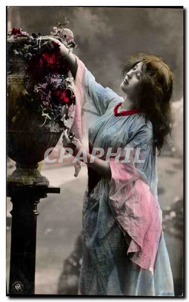 Frau, die Blumen ablegt — NPG — Nr. 1414 - Vorderseite
