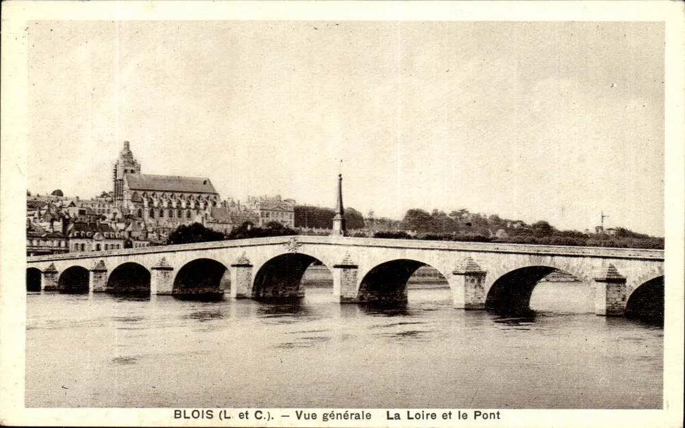 Blois (L. et C.) — Allgemeiner Blick auf die Loire und die Brücke - Vorderseite