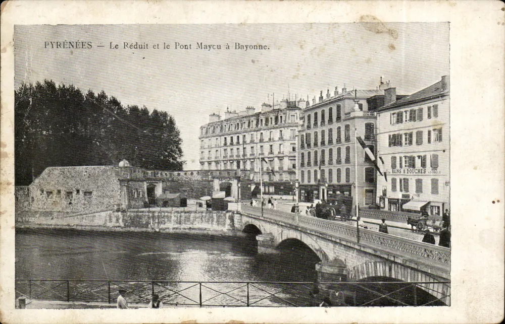 PYRÉNÉES — Der Reduit und die Maycu-Brücke in Bayonne. - Vorderseite