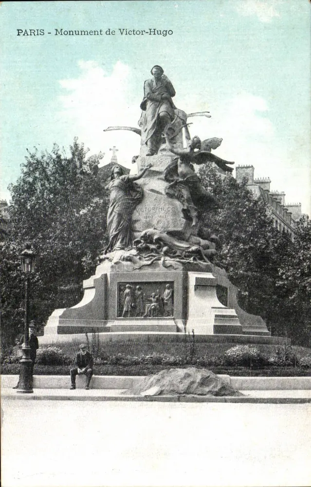 PARIS - Monument de Victor-Hugo — editor desconhecido, número de série não visível - Frente