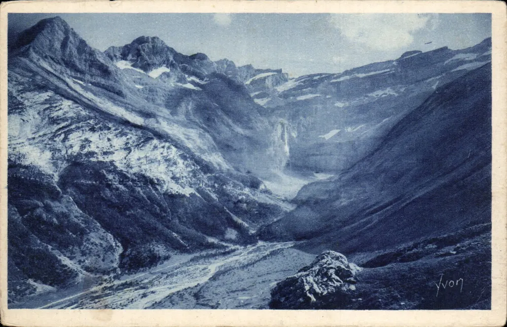O Circo de Gavarnie — As Pirineus — Edições de Arte Yvon - Frente
