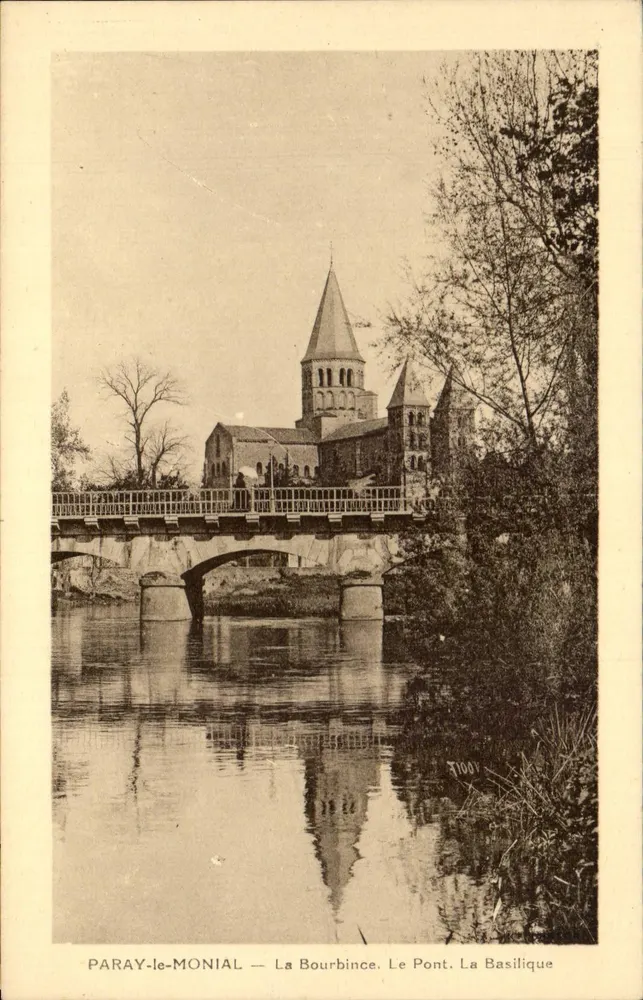 Paray-le-Monial — La Bourbince, Le Pont, La Basilique - Recto