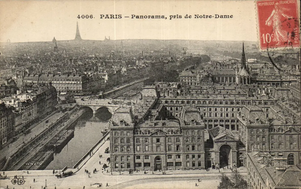 PARIS – Panorama, uitzicht op de Kathedraal van Notre-Dame — serie 4006, uitgever B.D. - Voorkant