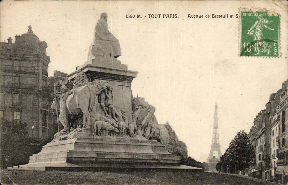 Monumento à República — Avenida de Breteuil e Saint-Martin — E.F. Paris - Frente