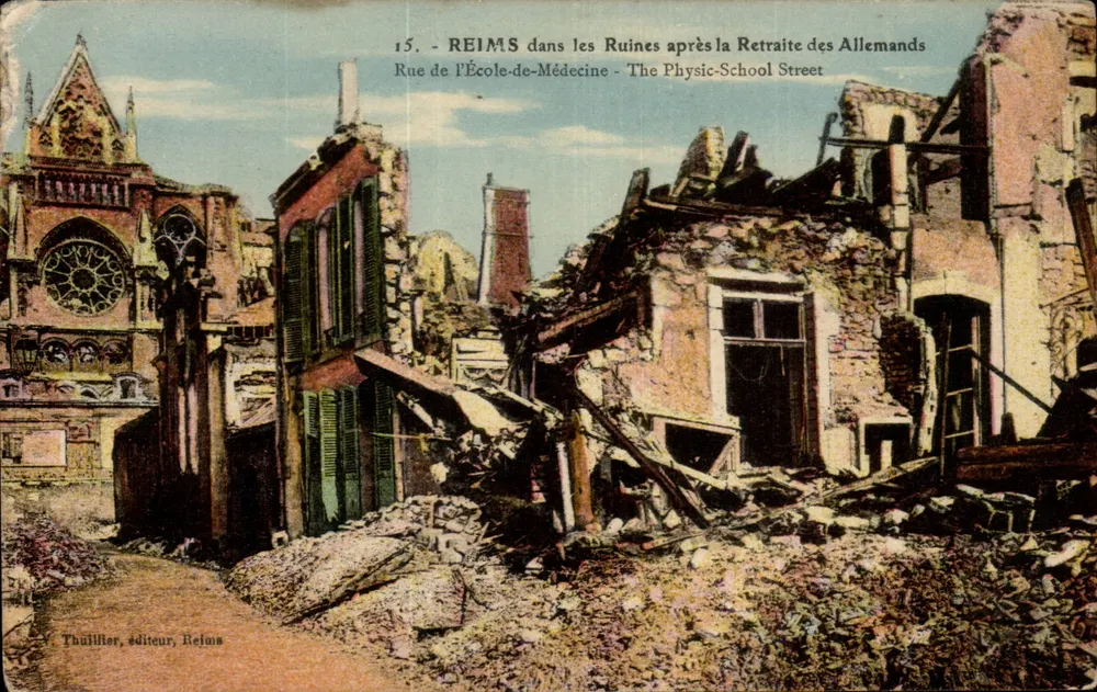 Reims in den Ruinen nach dem Rückzug der Deutschen — Rue de l'École-de-Médecine — Verlag Thullier, Reims, Nr. 15 - Vorderseite