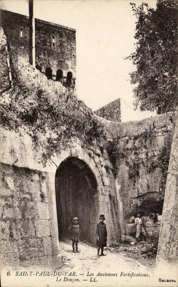 Saint-Paul-du-Var — Die alten Befestigungen. Der Bergfried — Selecta - Vorderseite