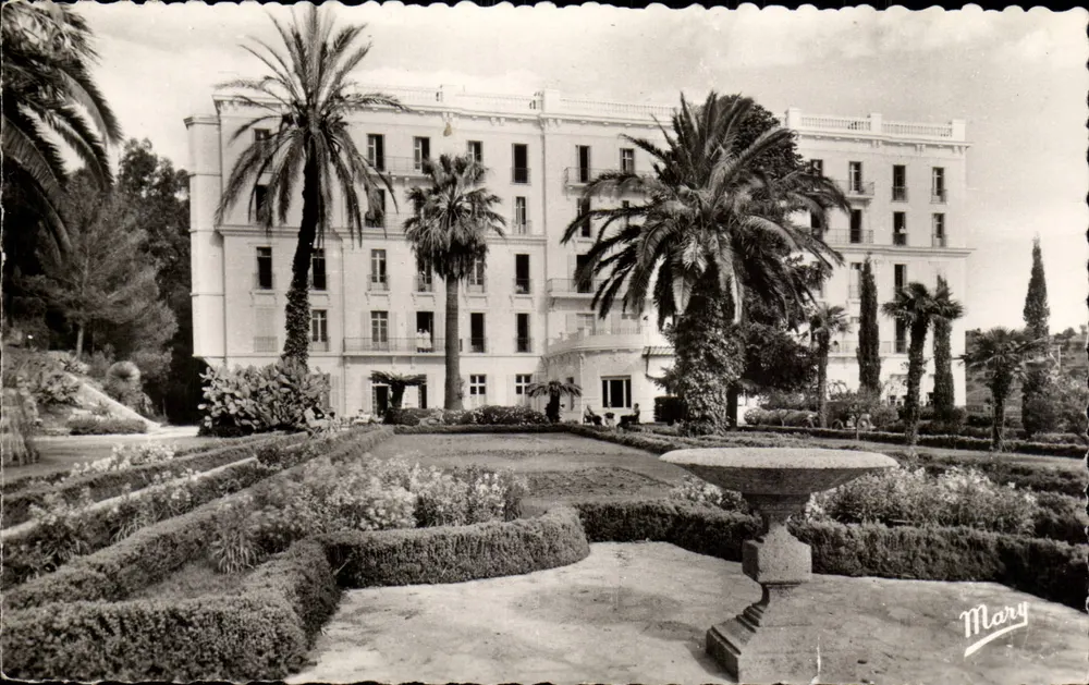 Hôtel Châteaubriand — Hyères-les-Palmiers (Var) — Éditions MARY, n°1037 - Vorderseite