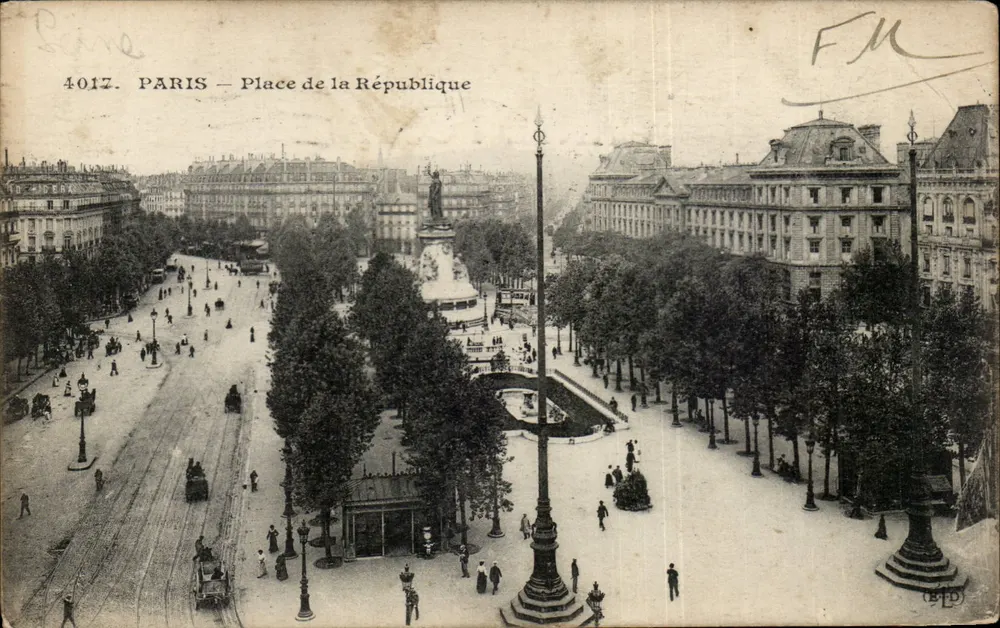 Paris — Praça da República — Editor E. Le Tucy, n° 4017 - Frente