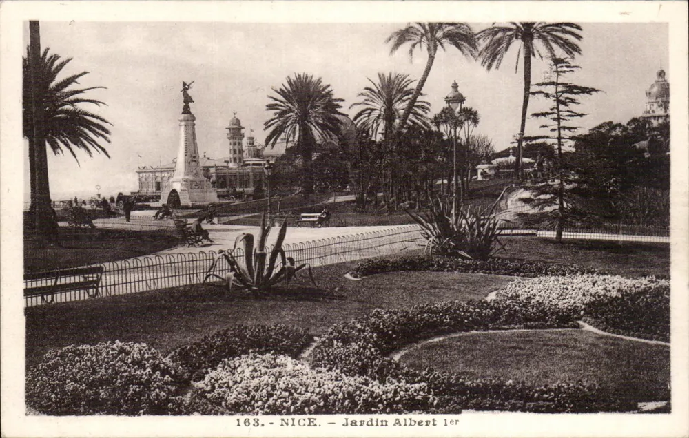 Nice - Jardim Albert 1º — vista do monumento com palmeiras e jardins — editor desconhecido, n° 163 - Frente