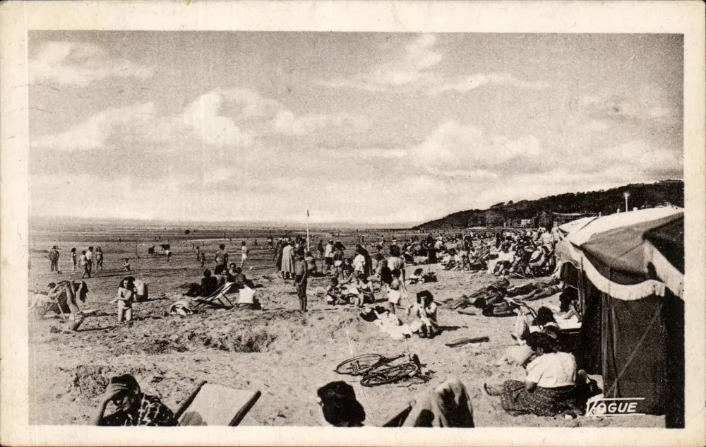 Praia animada — vista de banho — Vogue - Frente
