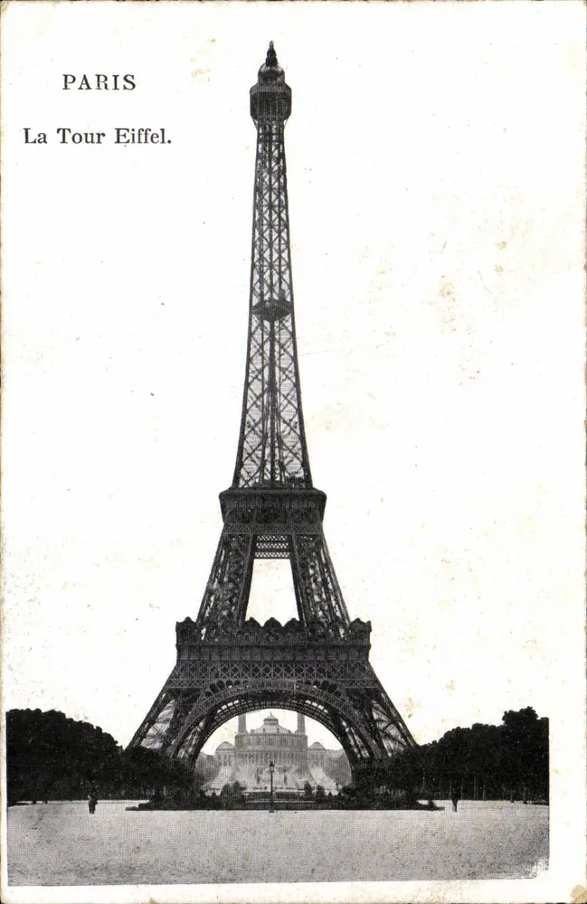 Paris — A Torre Eiffel — Carta postal - Frente