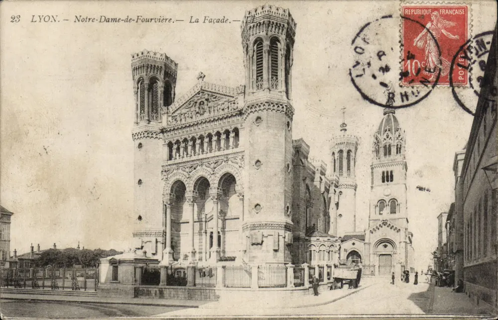 LYON. — Notre-Dame-de-Fourvière. — A Facha. — Editor: n° 23 - Frente