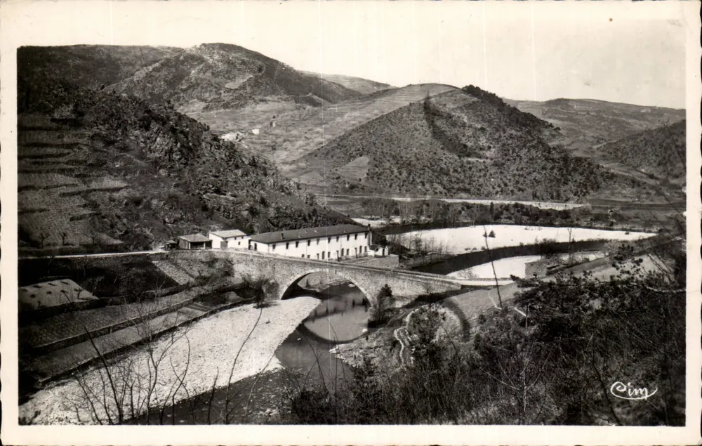 Pont de César — Spinnerei — In der Nähe von Tournon (Ardèche) - Vorderseite