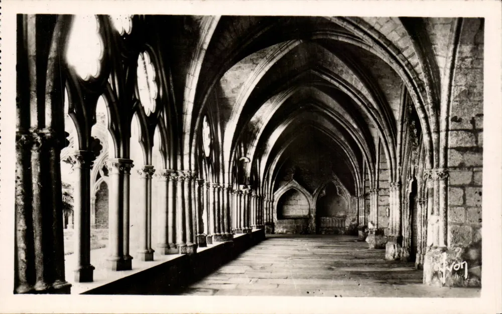 Galeria do Cloître — Bayonne (Basses-Pyrénées) — Edições d'Art Martel - Frente