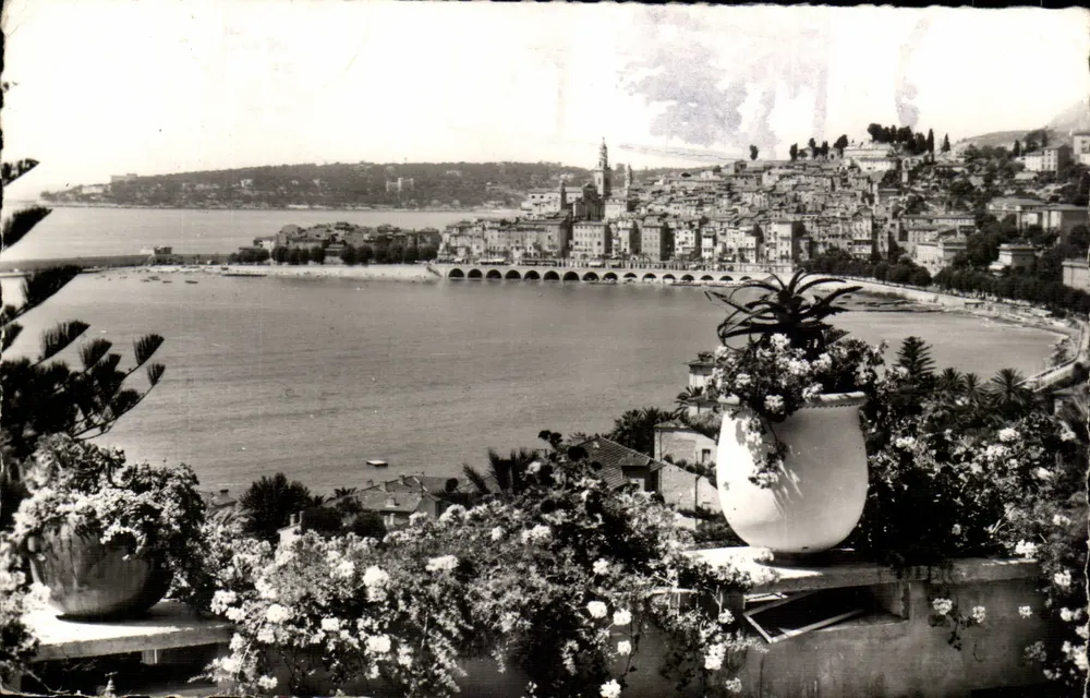 Menton — Vue générale et le Cap Martin — Les Éditions Françaises - Frente