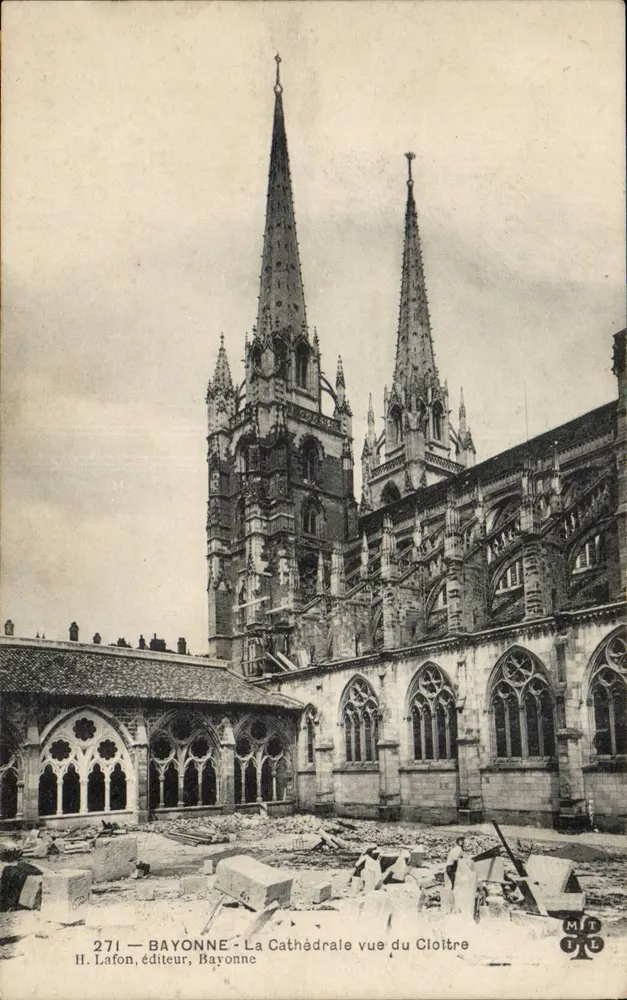 Bayonne - A Catedral vista do Claustro — H. Lafon, editor, Bayonne, n°271 - Frente