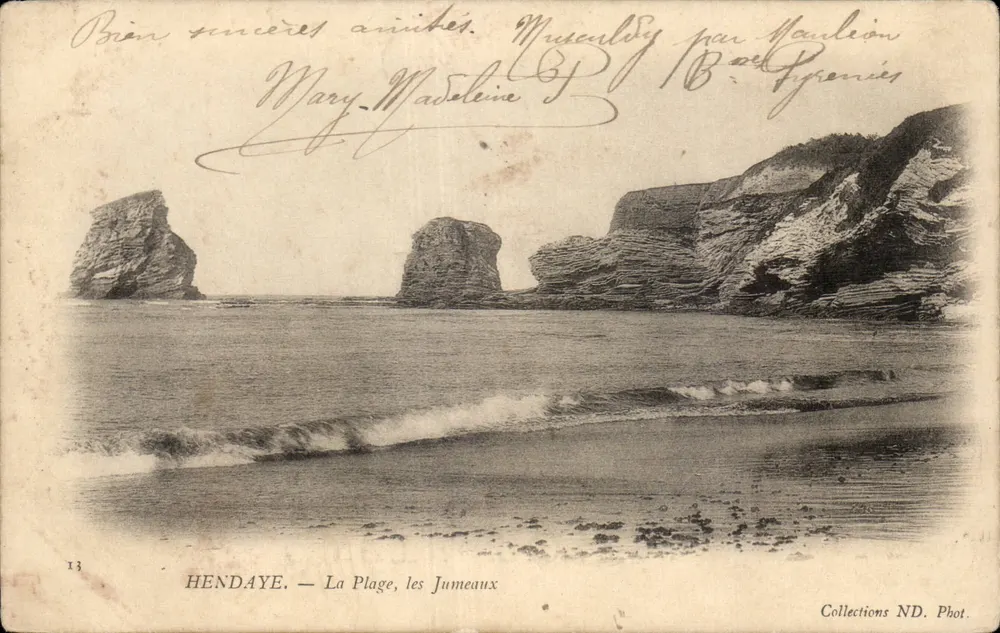 Hendaye — A Praia, os Gêmeos — Phot. ND - Frente