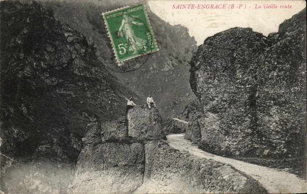Sainte-Engrace (B-P) — A antiga estrada — Propriedade das Galerias Modernas de Mauleon - Frente