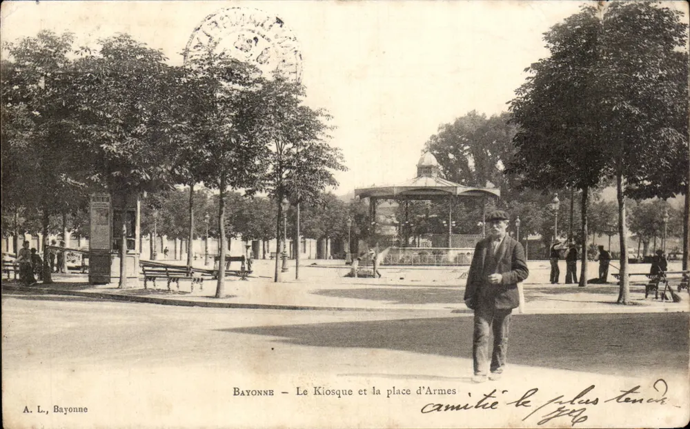 Bayonne — Il Klosque e la piazza d'Armes — A. L., Bayonne - Recto