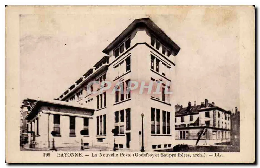 Bayonne — Die Neue Post (Godefroy und Soupre Brüder, Arch.) — LL. - Vorderseite