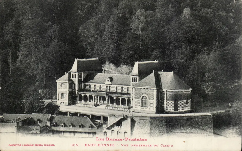Les Basses-Pyrénées - Vista geral do Casino - Eaux-Bonnes - Fototipia Labouche Frères, Toulouse, n°385 - Frente