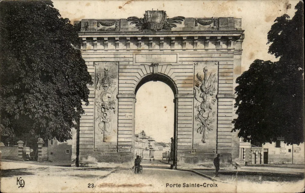 Porta Santa Cruz — Porta monumental decorada com esculturas — editor KD, n°23 - Frente