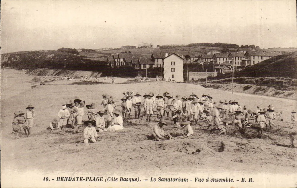 Hendaye-Plage (Côte Basque) — O Sanatório — Vista geral — B. R. - Frente