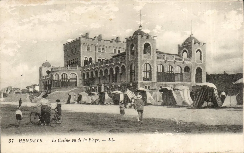 Hendaye — A Vista do Casino da Praia — LL. n°37 - Frente