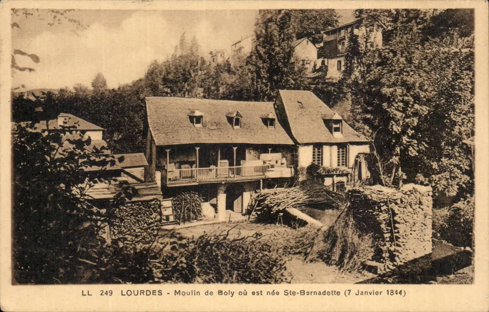 Lourdes - Moulin de Boly onde nasceu Santa Barnadette (7 de janeiro de 1844) — LL 249 — editor C. des Arts Photographiques, Strasbourg-Schiltigheim - Frente