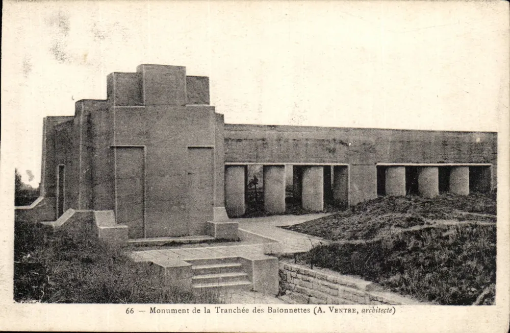 Denkmal der Baionetten-Schützengraben — A. Ventre, Architekt - Vorderseite