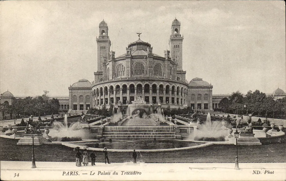 PARIS — O Palácio do Trocadéro — ND. Phot - Frente