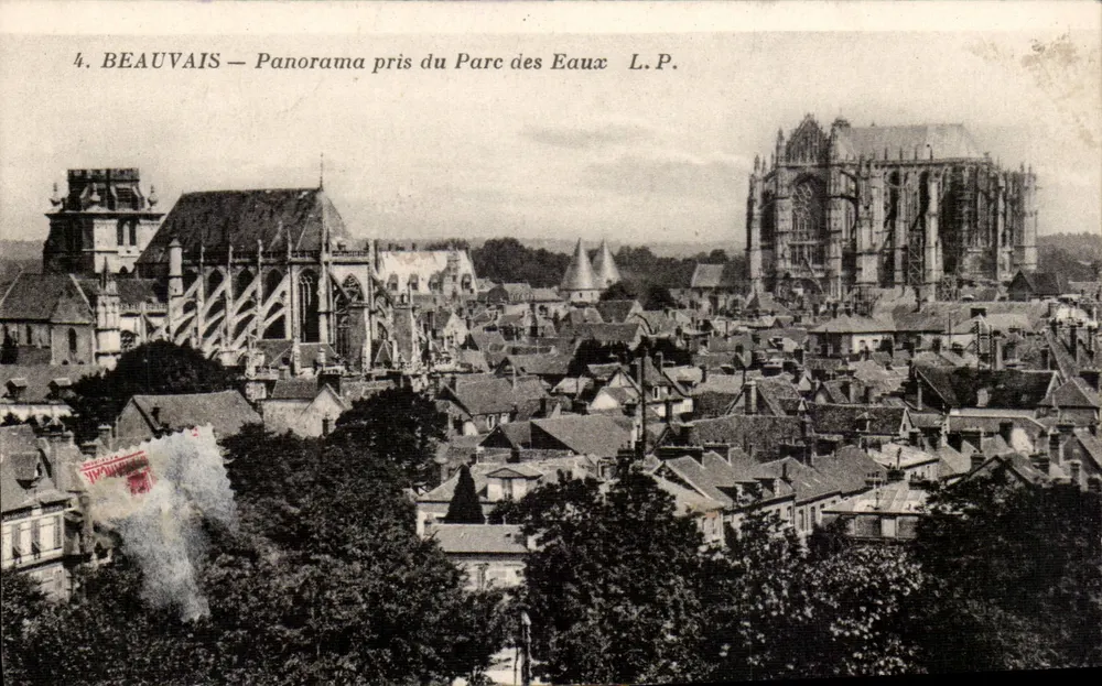 Beauvais — Panorama tirado do Parc des Eaux — L.P. - Frente