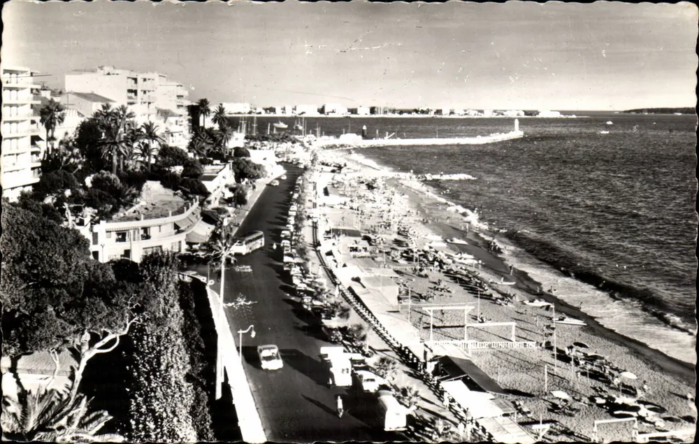 Cannes — A Praia do Meio — Edições d'Art Montfleuet - Frente