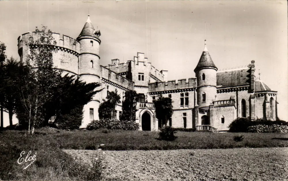Castelo Abbadia — Hendaya (B.P.) — Editora Elcée - Frente