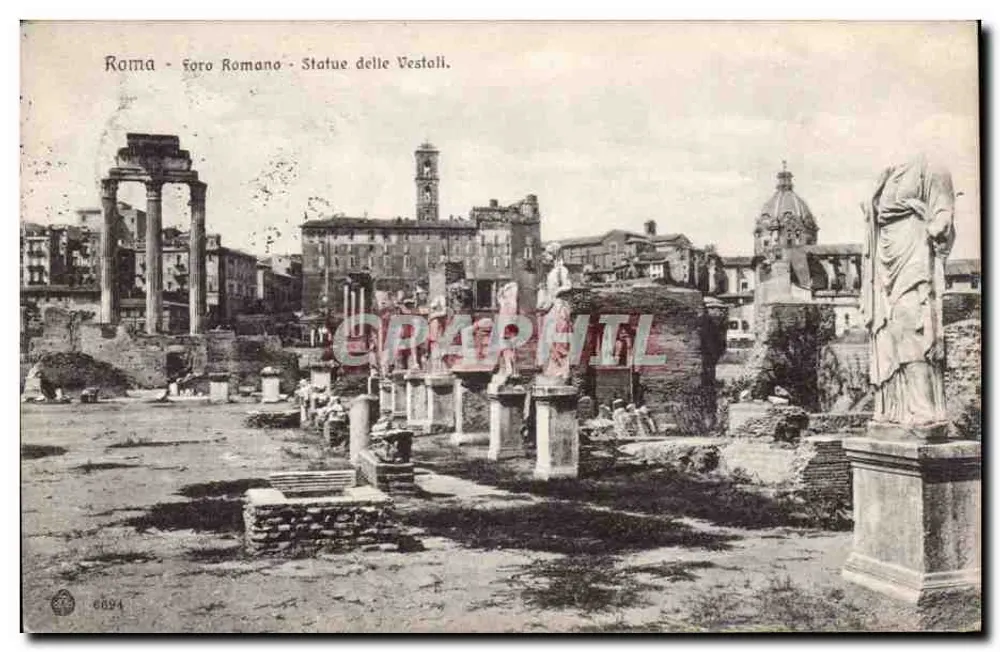 Rom - Forum Romanum - Statue der Vestalinnen. - Vorderseite