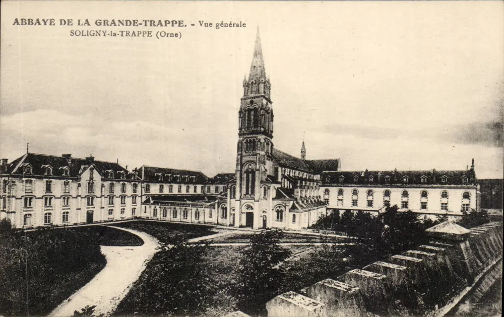 Abtei der Grande-Trappe — Allgemeine Ansicht — Soligny-la-Trappe (Orne) - Vorderseite
