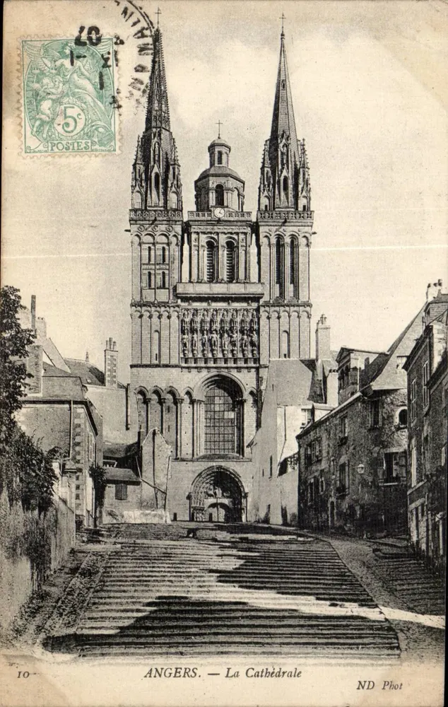 Angers — A Catedral — ND Phot - Frente