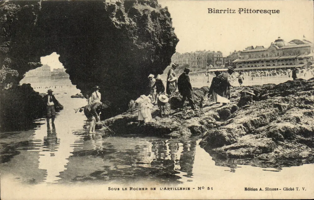 Biarritz Pittoresque — Unter dem Felsen der Artillerie — Ausgabe A. Simons, Nr. 51 - Vorderseite