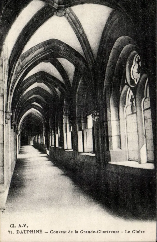 Dauphiné — Mosteiro da Grande-Chartreuse — O Claustro - Frente